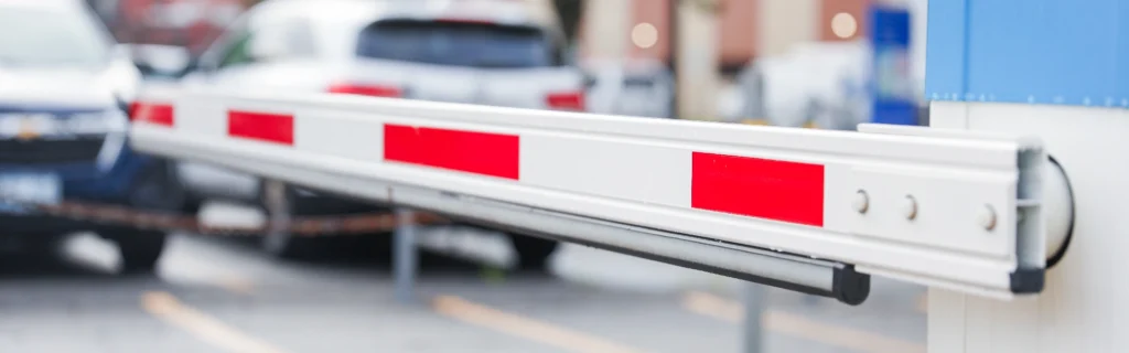 ระบบไม้กั้นรถยนต์อัตโนมัติสำหรับควบคุมการเข้าออกในลานจอดรถ