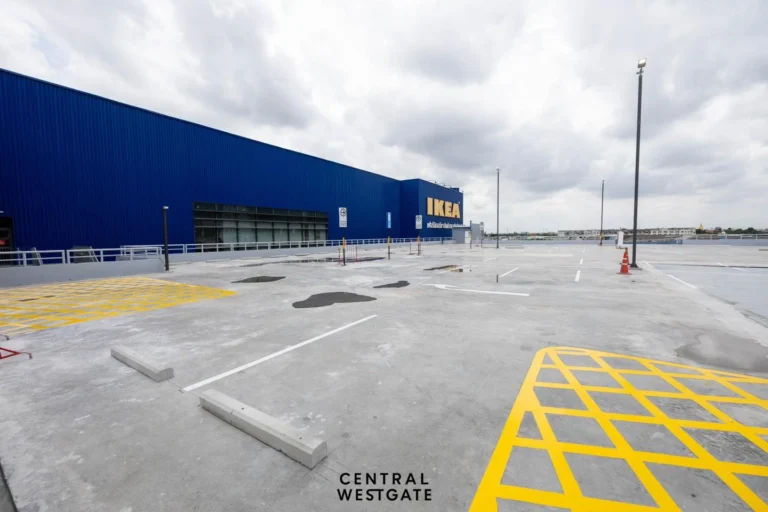 Central Westgate Parking Lot 04 768x512