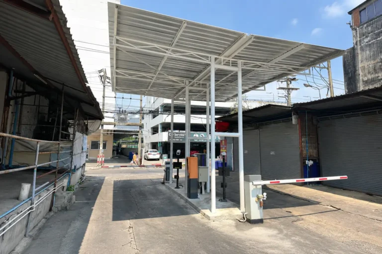 bangkapi market parking entrance barrier gate 768x512